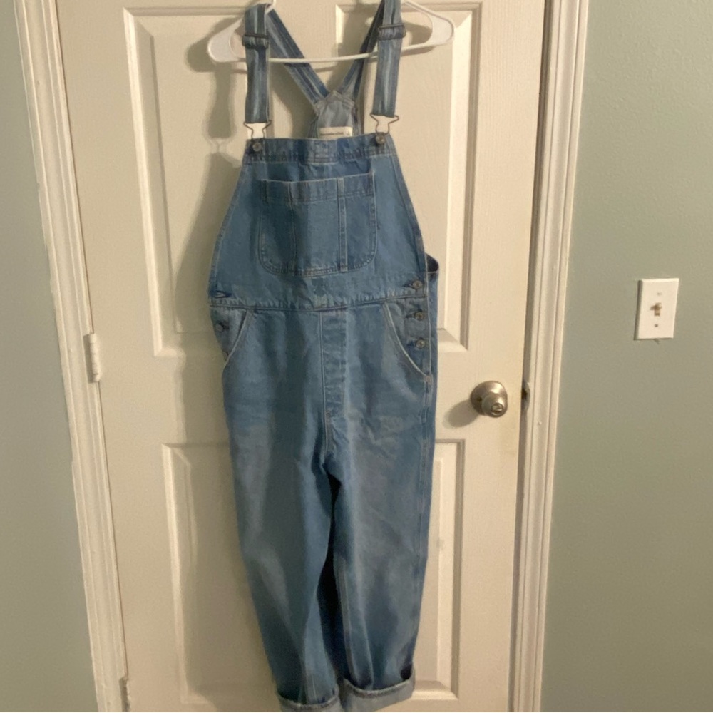 Abercrombie loose boyfriend overalls. Worn once. Like new condition!